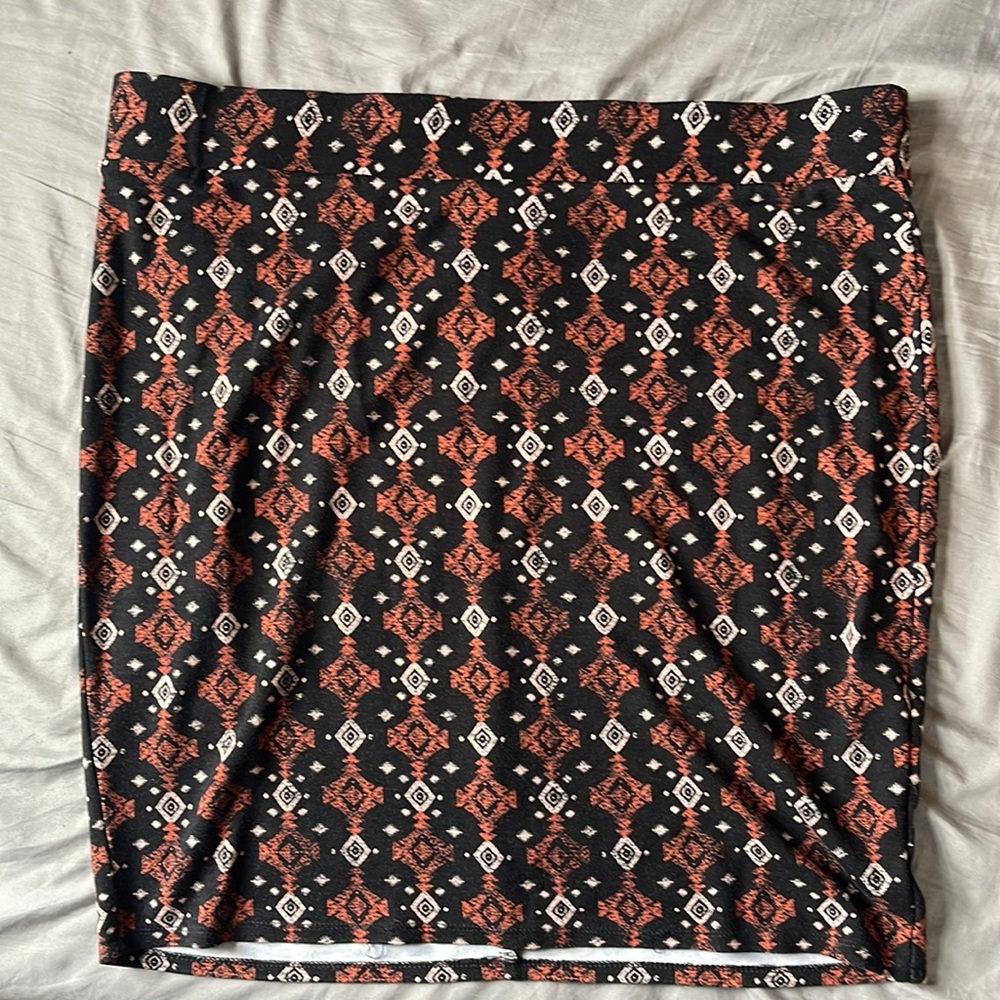 Torrid pattern pencil skirt
